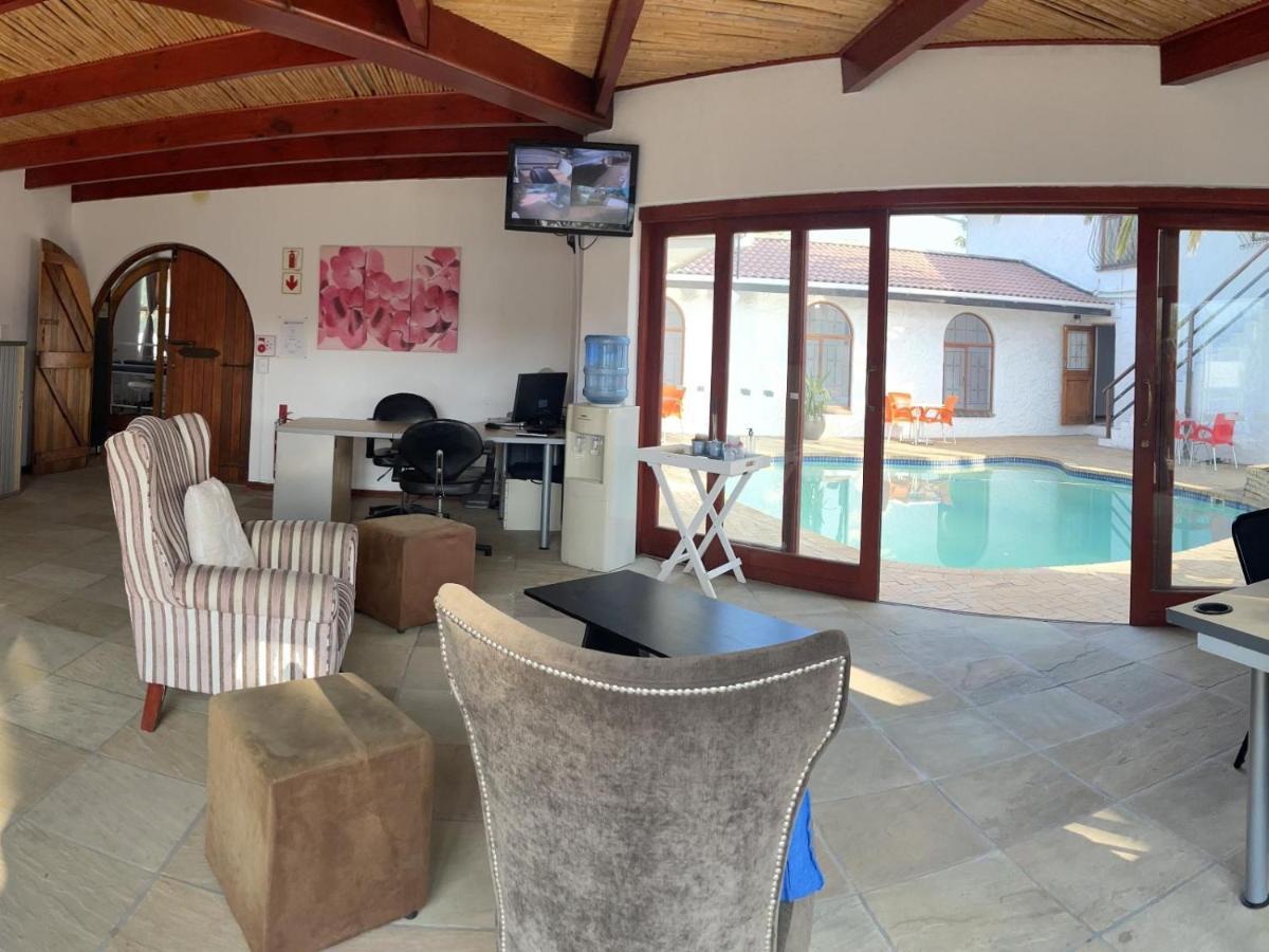 Jara Guest Lodge Table View Bagian luar foto